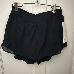 Lululemon Hotty Hot 4” Low Rise, black size 8, new with tag